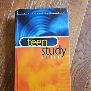 Teen Study Bible - Vibrant Blue and Orange